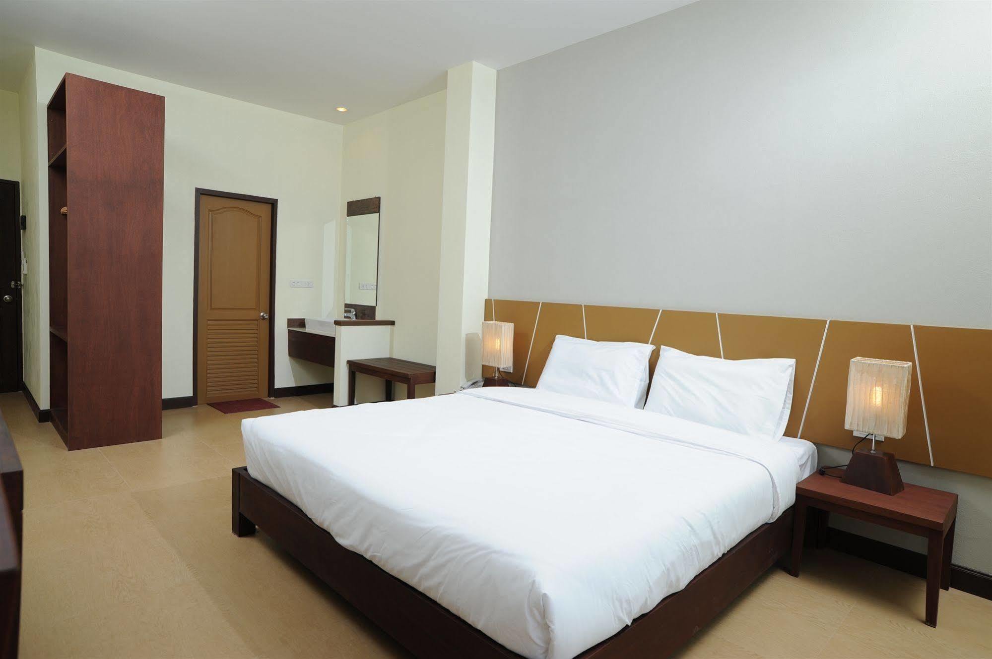 Mawin Hotel Чиангмай Экстерьер фото