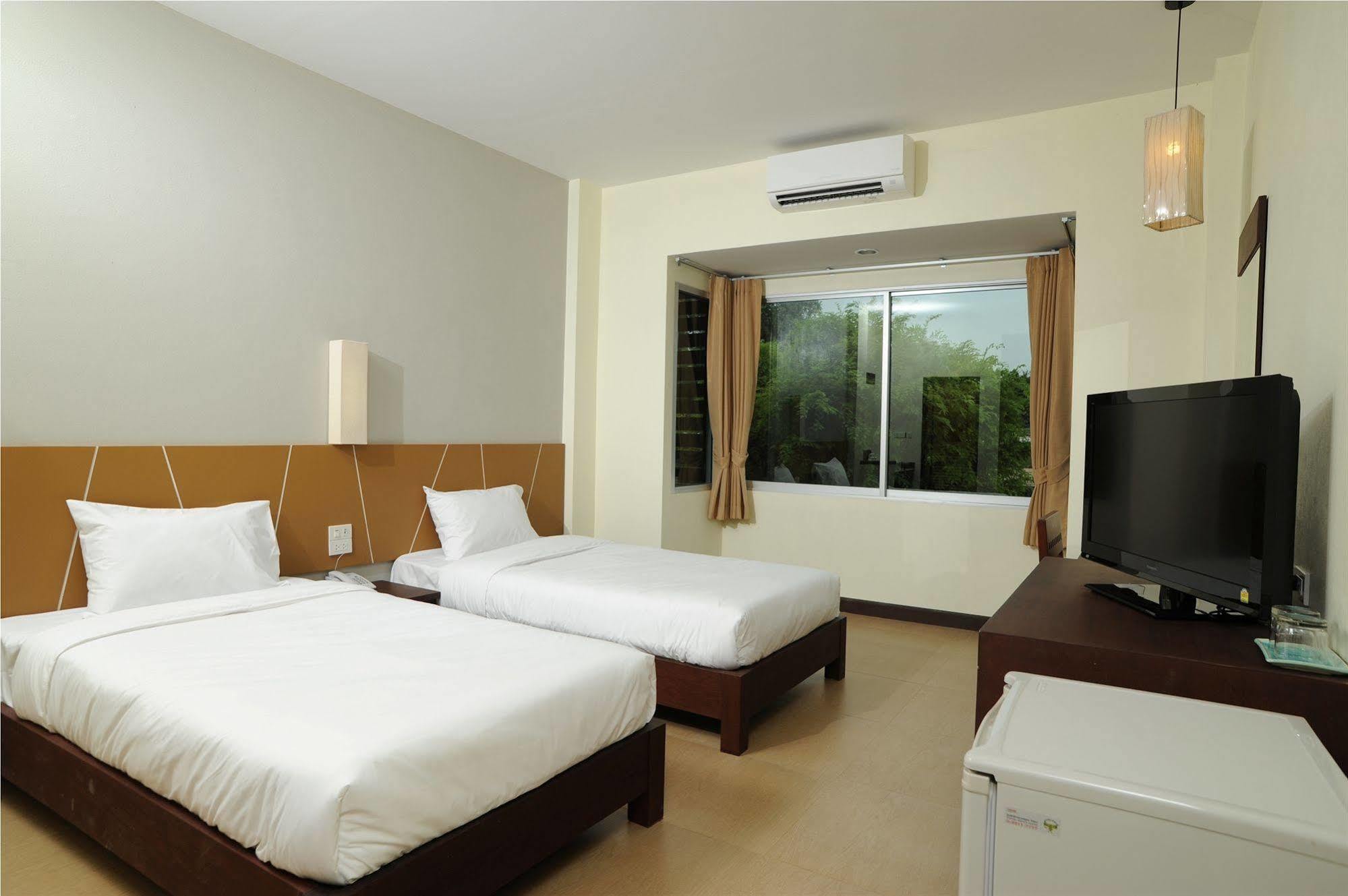 Mawin Hotel Чиангмай Экстерьер фото